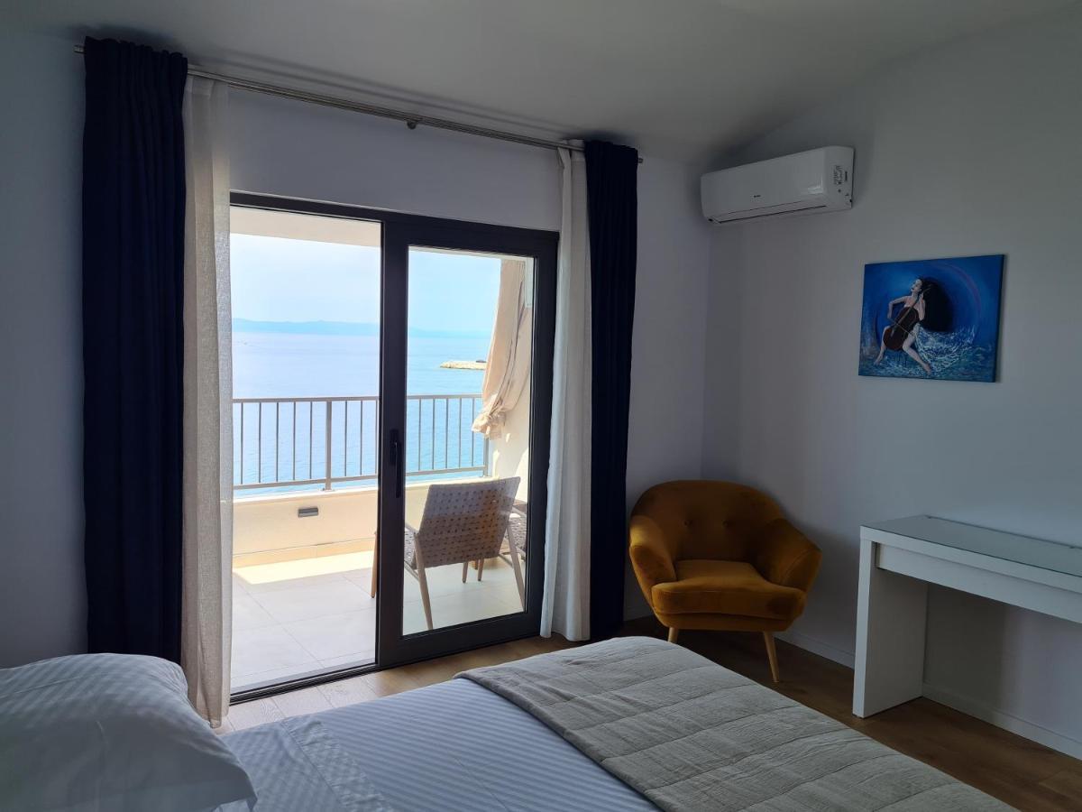 Beachfront Comfort Apartments Sinajko Подгора Экстерьер фото