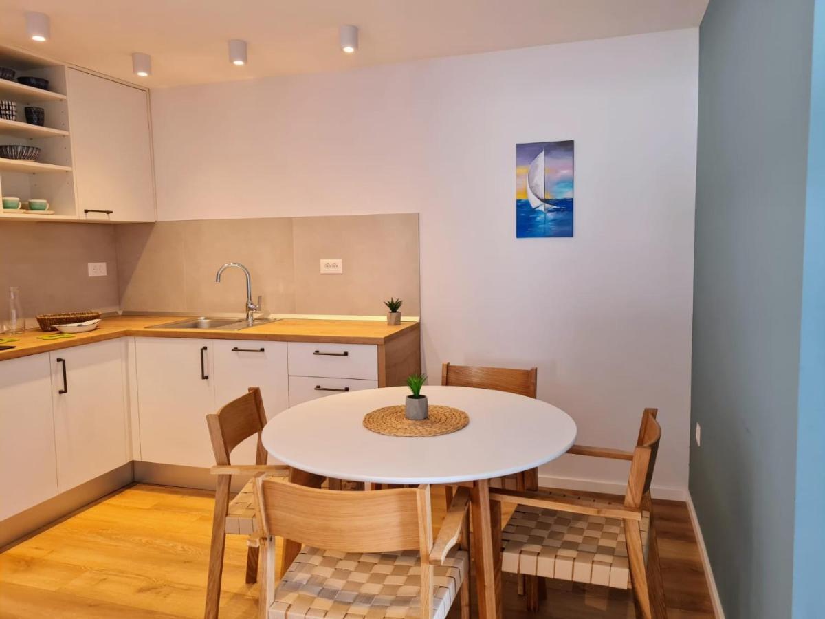 Beachfront Comfort Apartments Sinajko Подгора Экстерьер фото