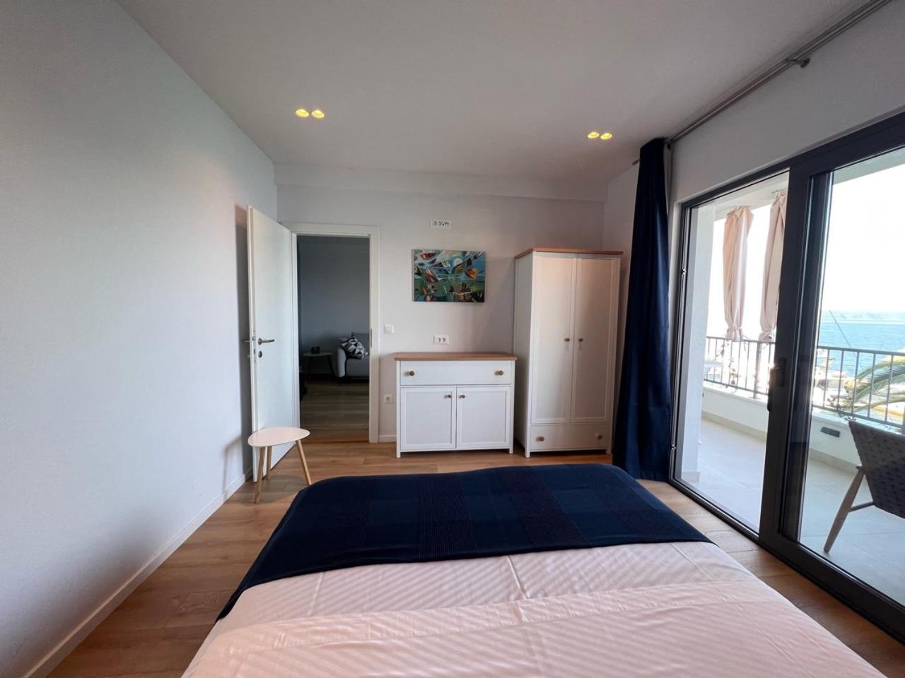 Beachfront Comfort Apartments Sinajko Подгора Экстерьер фото