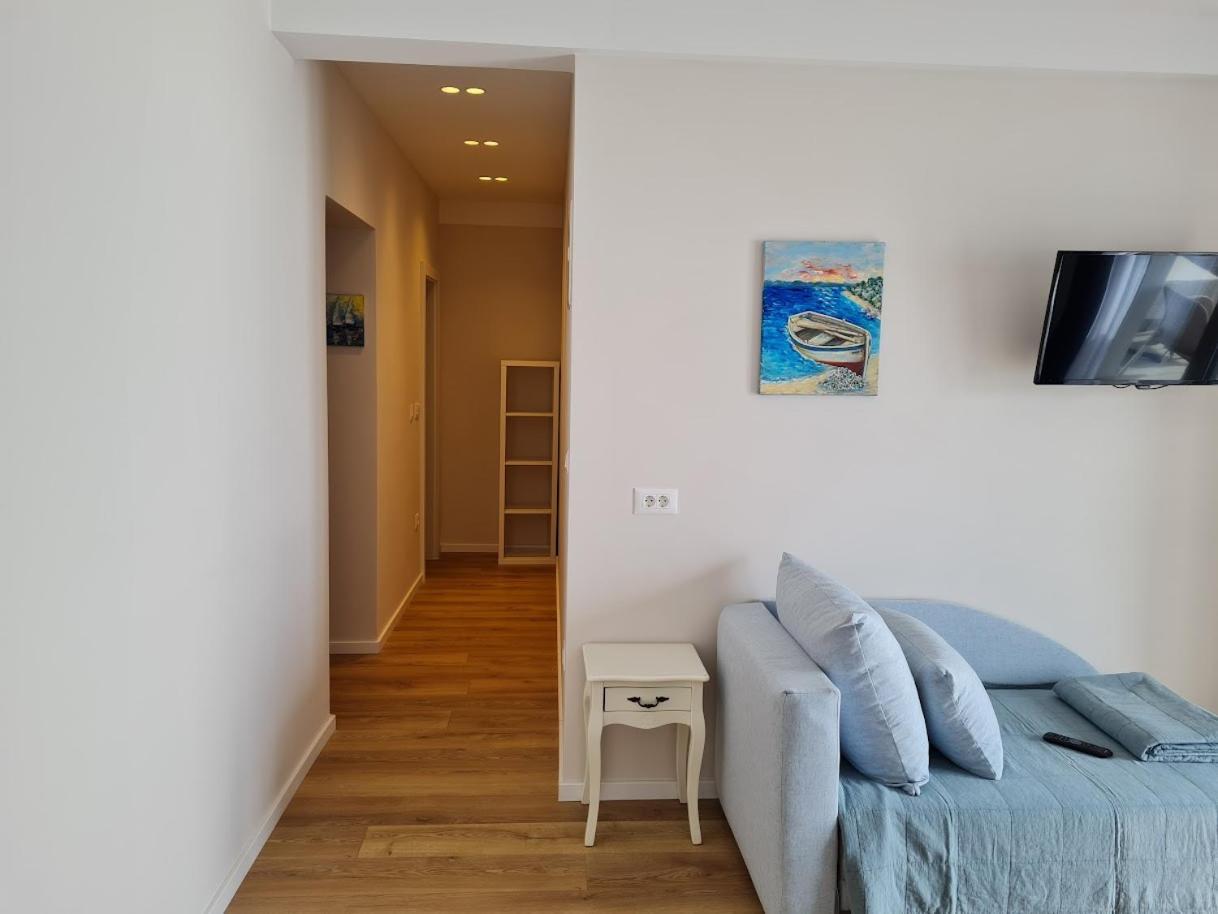 Beachfront Comfort Apartments Sinajko Подгора Экстерьер фото